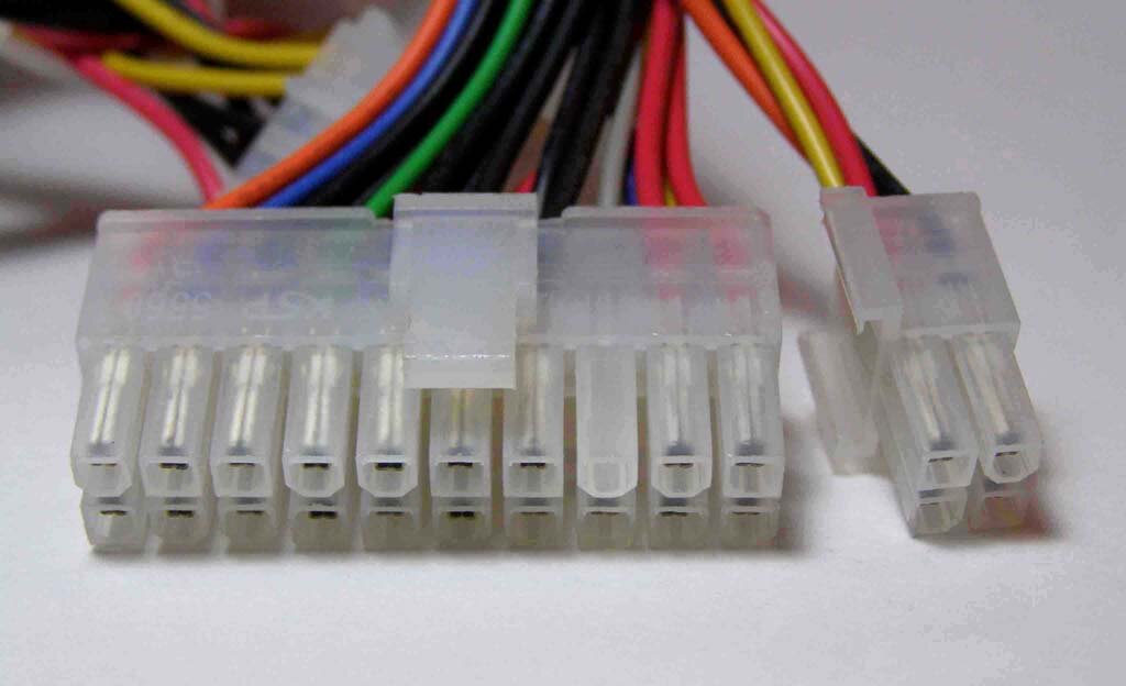 ATX-коннектор. Фото из Интернет