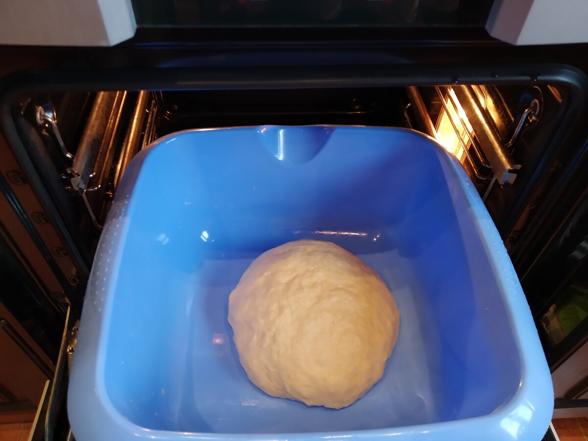 На сколько ставить тесто в духовке
