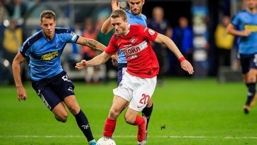 Фото: twitter.com/fcsm_officialМатч 7-го тура Российской Премьер-лиги между «Крыльями Советов» и «Спартаком» завершился со счетом 1:2. На 42-й минуте счет в матче открыл Соболев, замкнув прострельную передачу партнера. Сравнять счет на 54-й минуте удалось Ларссону, который занял удачную позицию в штрафной, а победу «Спартаку» принес ювелирный дальний удар Тиля в компенсированное время.
