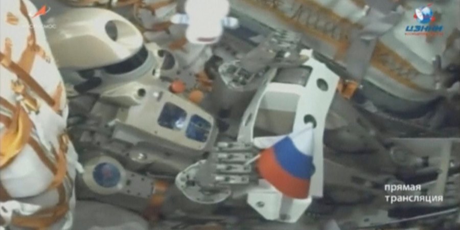 Робот завершил эксперименты на МКС
Russian space agency Roscosmos/Handout via REUTERS