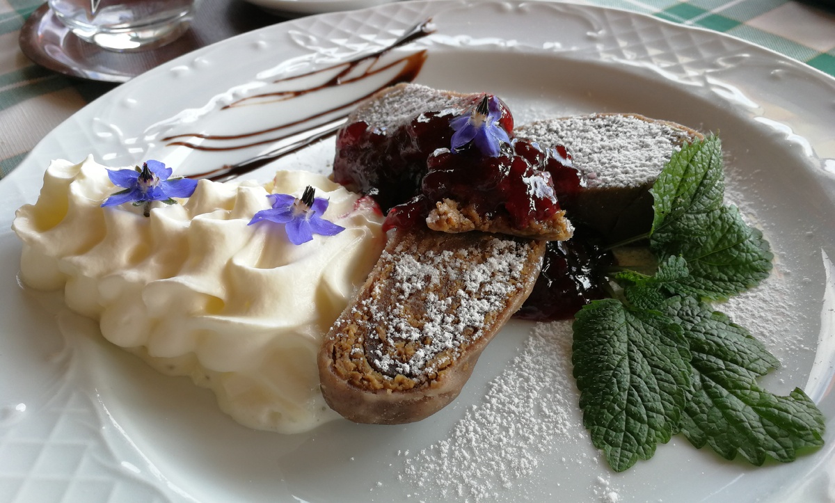 Словенский десерт. Названия, увы, не помню)