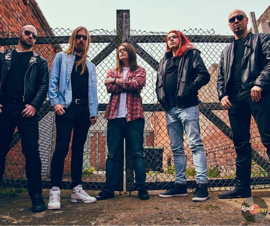 На фотографии текущий состав коллектива Starborn. 