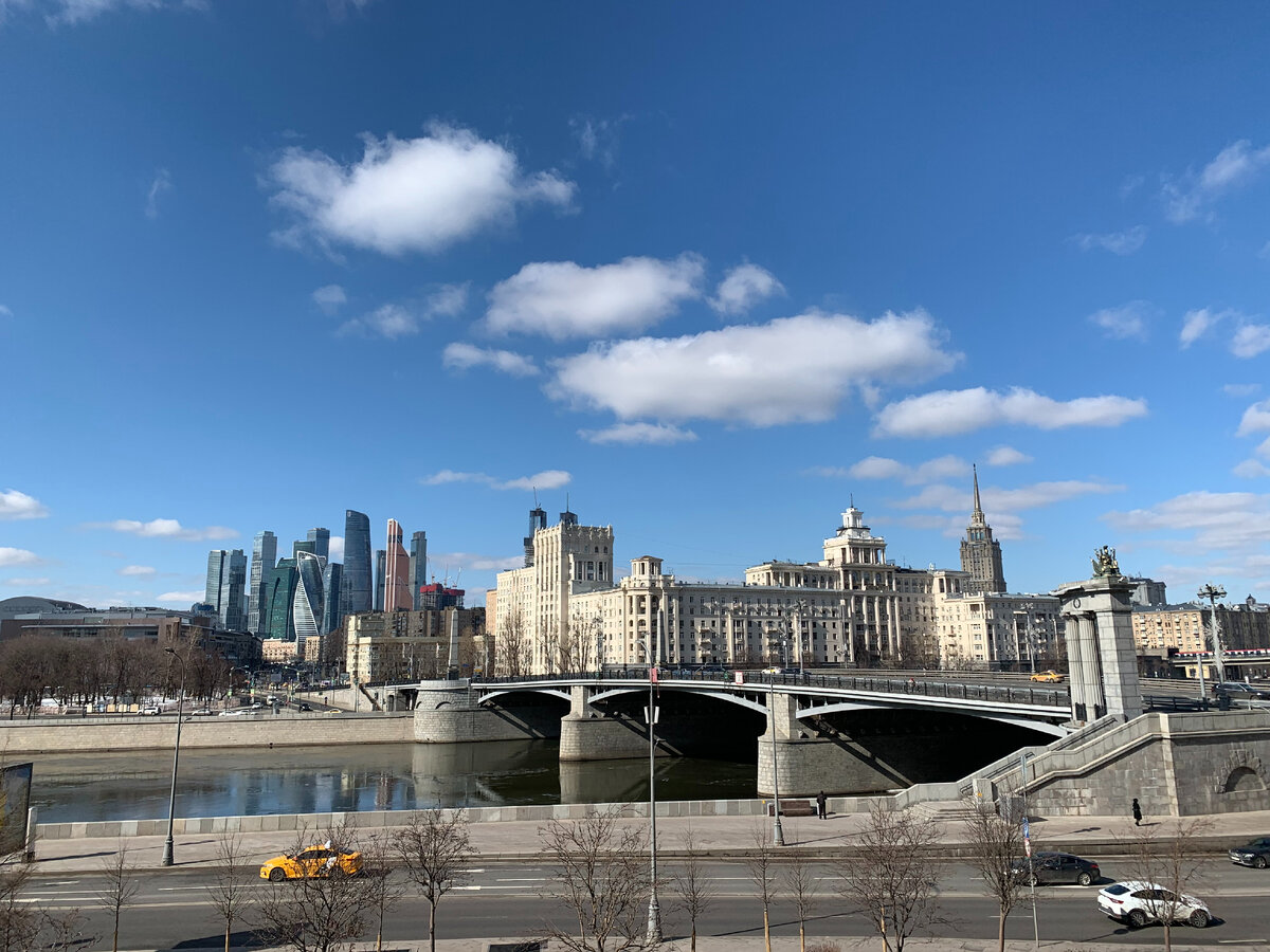 Движение в центре Москвы восстановлено после марафона