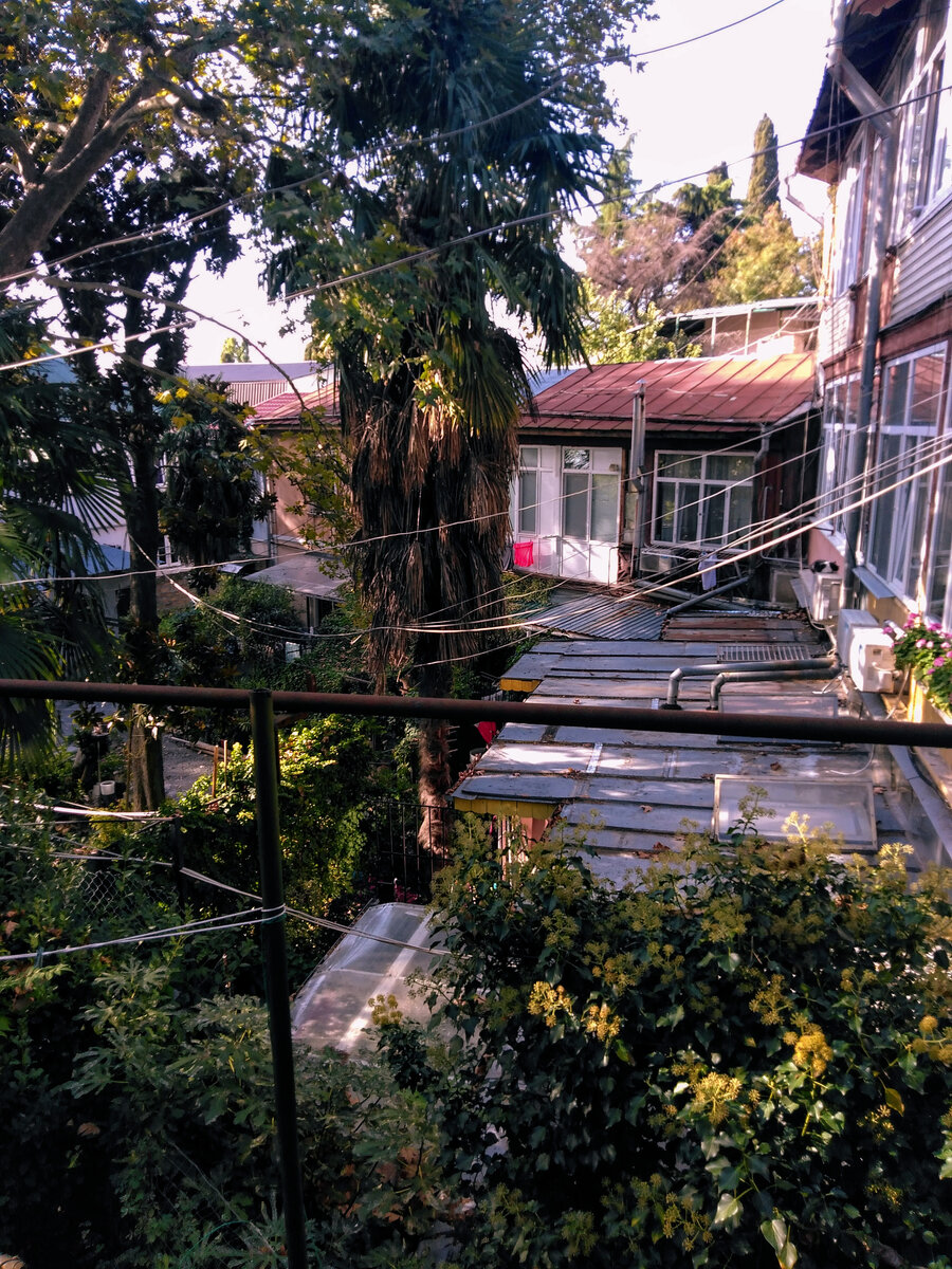 Дворик в старой Ялте