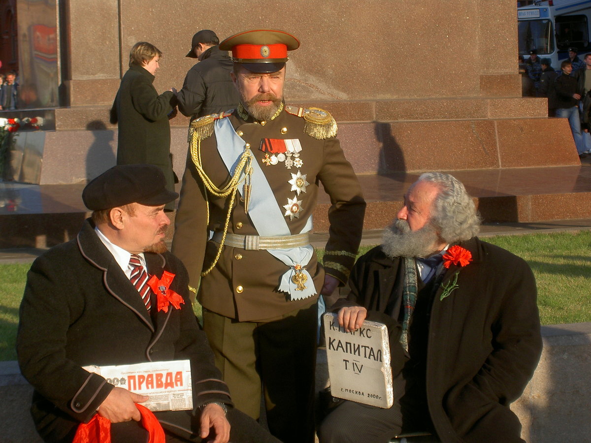 Двойник Николая 2 на красной площади