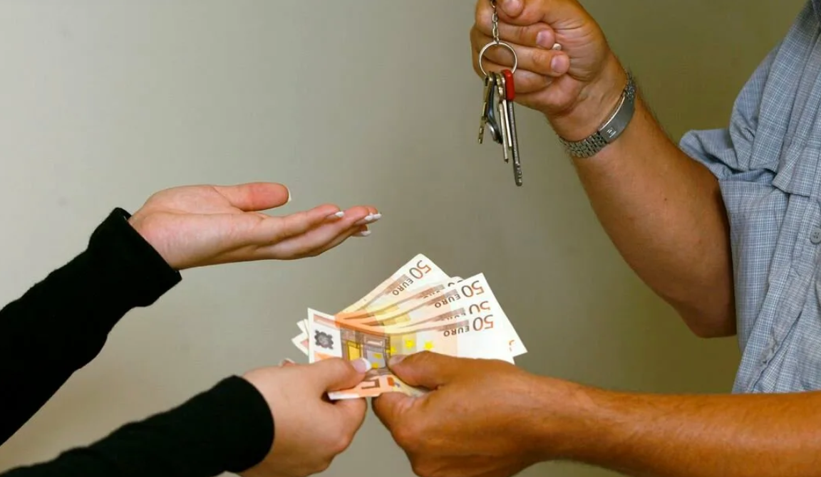 Не думаю, что Вы, ожидали увидеть данный пункт в этом списке. Но реальность рынка довольно прозаична. Среднерыночный годовой доход владельца недвижимости от сдачи ее в аренду - 5%. Средняя инфляция по стране - 7%. Думаю, путем простых манипуляций и вычислений Вы уже догадались в чем загвоздка...