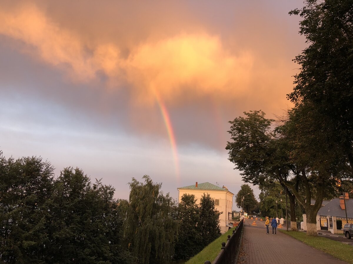 Набережная Волги в Ярославля, фото автора. Тут транспорт не ходит!