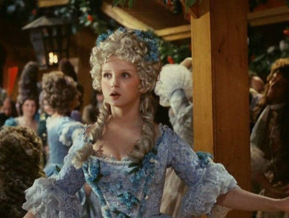 Ирина Мазуркевич в фильме «Сказ про то, как царь Пётр арапа женил» (1976)