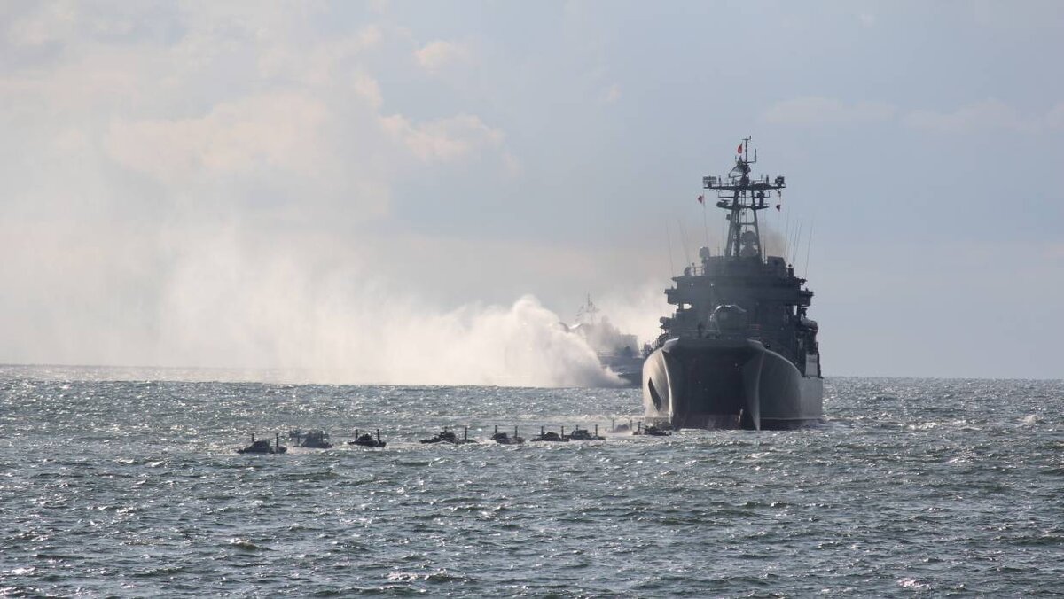 Военно морские новости. Учения в Баренцевом море 2022. Северно Ледовитый флот РФ. Баренцево море учения военных. Учения Северного флота 2022 сейчас