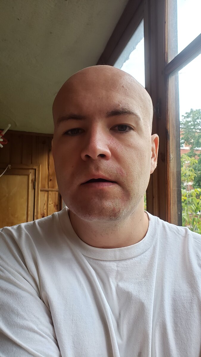 Василий знает: если не выучить в детстве все постулаты Двоемыслия, во взрослой жизни ты будешь социальным инвалидом.
