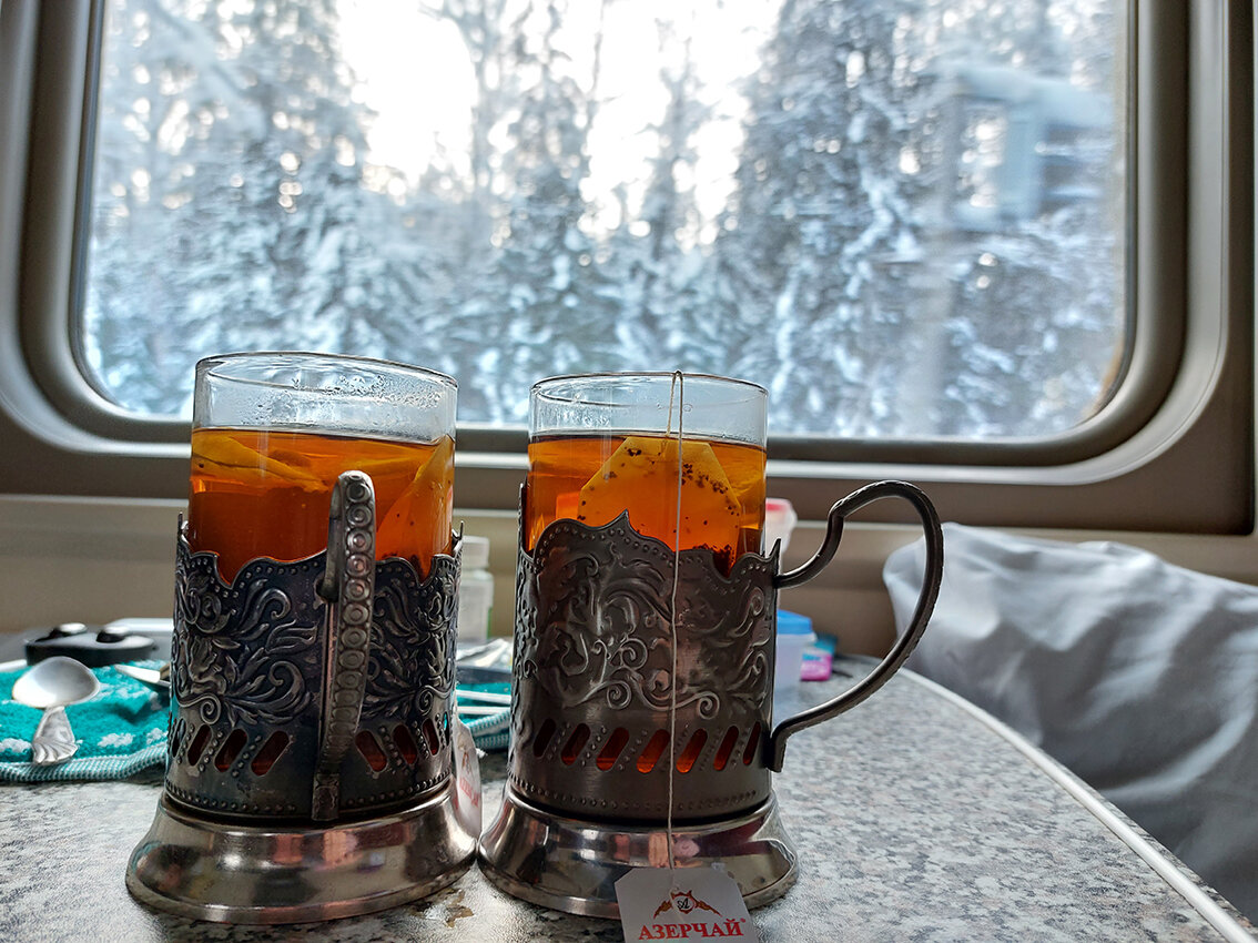 Попить чай из стаканов в подстаканниках - часть культурной программы