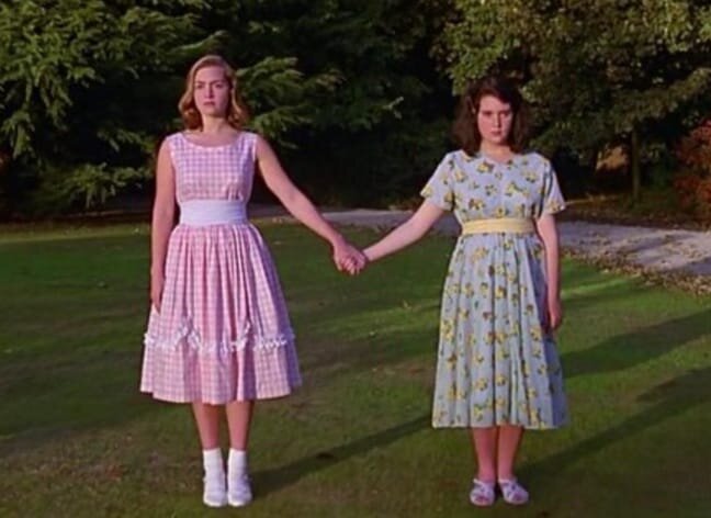 Кадр из кинофильма "Небесные создания"