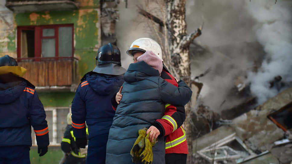 Фото: Влад Некрасов / Коммерсантъ📷В областном минздраве подтвердили гибель двух человек. По данным ТАСС, количество жертв увеличилось до трех