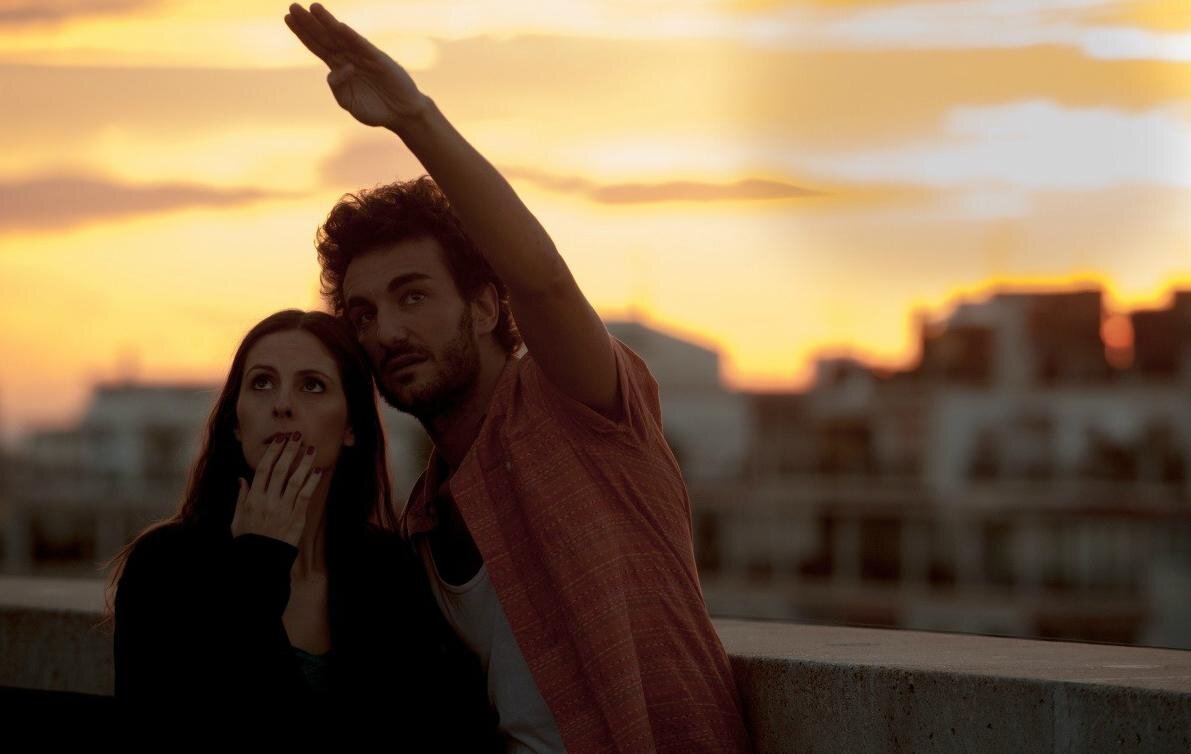 Теплые летние ночи, мы так по вам скучаем. Эти шесть историй любви случились как раз ночью, когда над Барселоной пролетала комета.