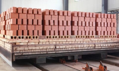  Производство изделий: кирпич перед обжигом
