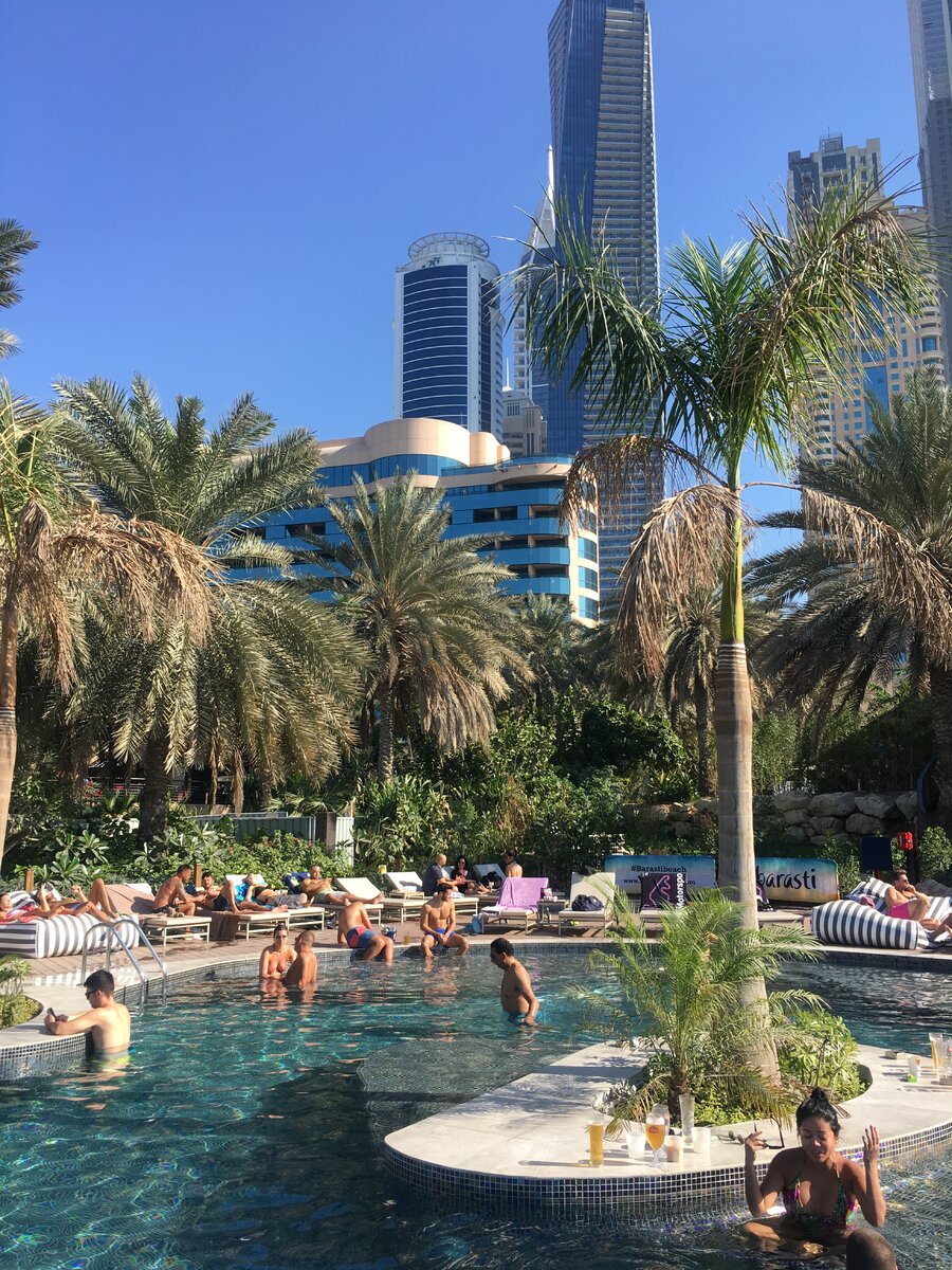 Оаэ из перми. Marina Beach Дубай. Дубай Марина пляж. Джумейра Бич пляж. JBR Beach Дубай.