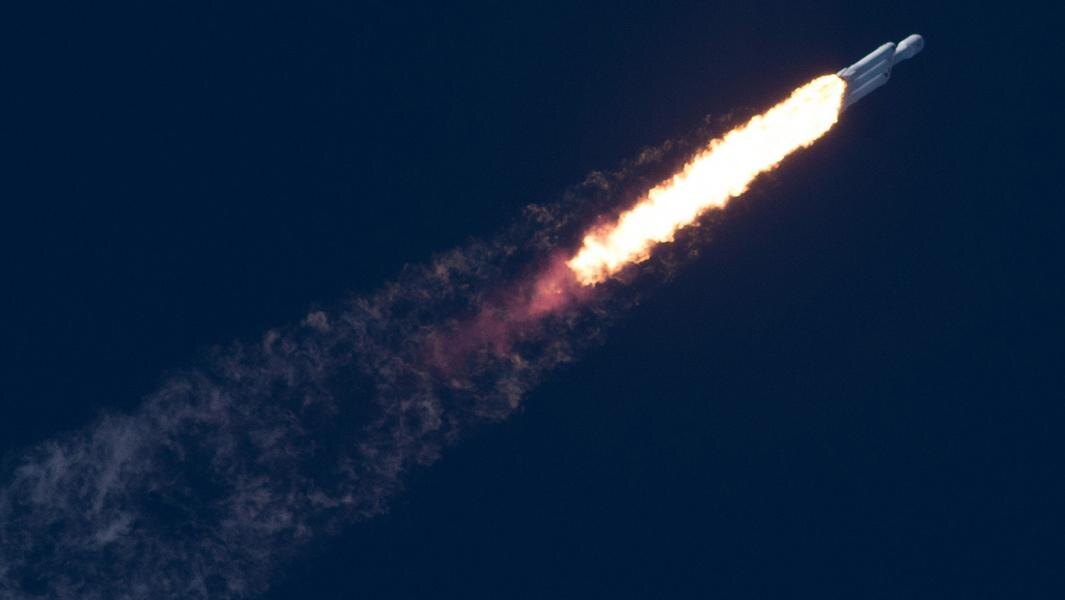 Полет ракеты Falcon 9. Фото: Global Look Press/Spacex