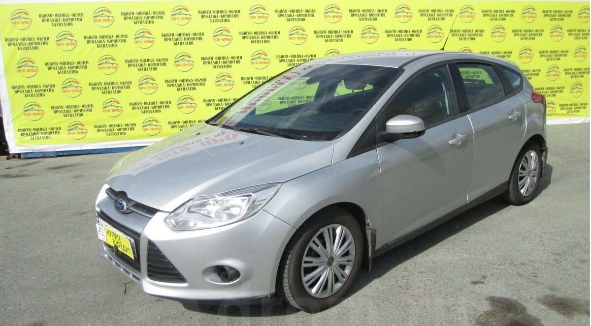 Ford Focus, 2013 год. 420 000 руб. Пробег: 85.000 км. Двигатель: бензин, 1.6 л Мощность: 105 л.с. Трансмиссия: автомат.