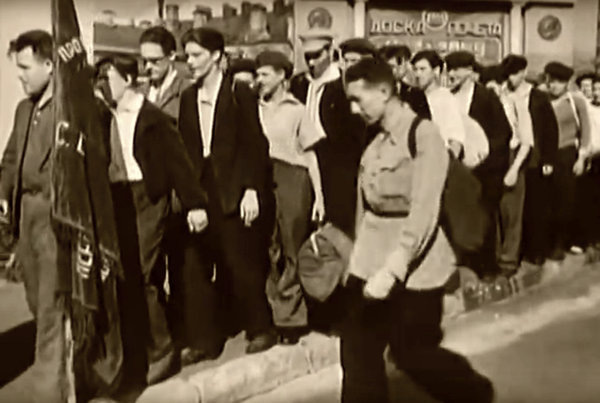 Добровольцы. 1941 г. Кадр кинохроники.