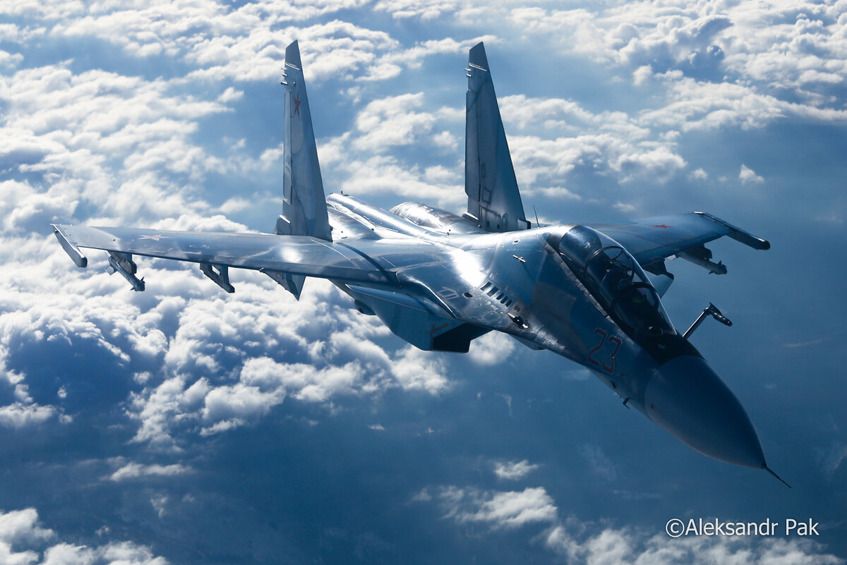 Многоцелевой истребитель Су-30СМ