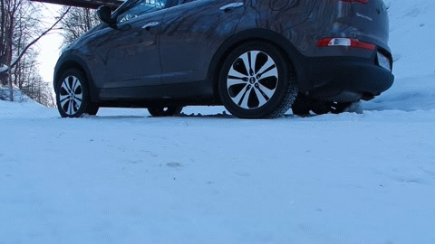 Вот пример работы ESP, после открытия двери, водитель включает ESP, обратите внимание на переднее правое колесо.