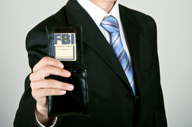 Источник: https://nypost.com/2015/04/09/fake-fbi-agent-swindled-man-out-of-his-home-lawsuit/