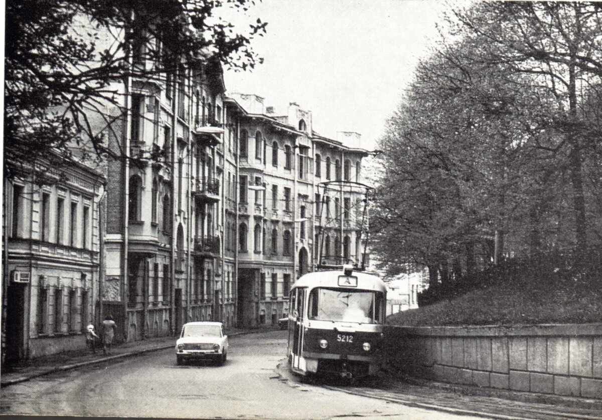 пречистенский бульвар москва