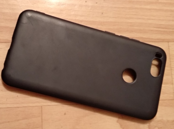 Мой личный пример плохого чехла, к слову, использовал я его всего 2 месяца.