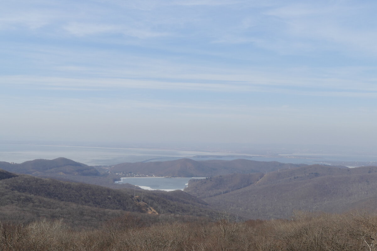 Форт №4 Владивосток вдалеке виднеется водохранилище