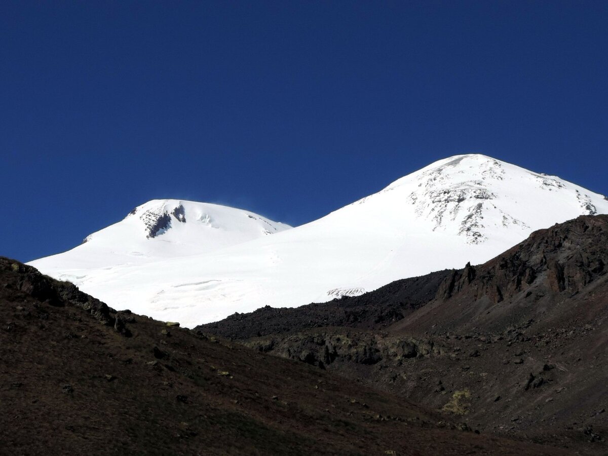 Эльбрус со стороны обсерватории, Терскол
