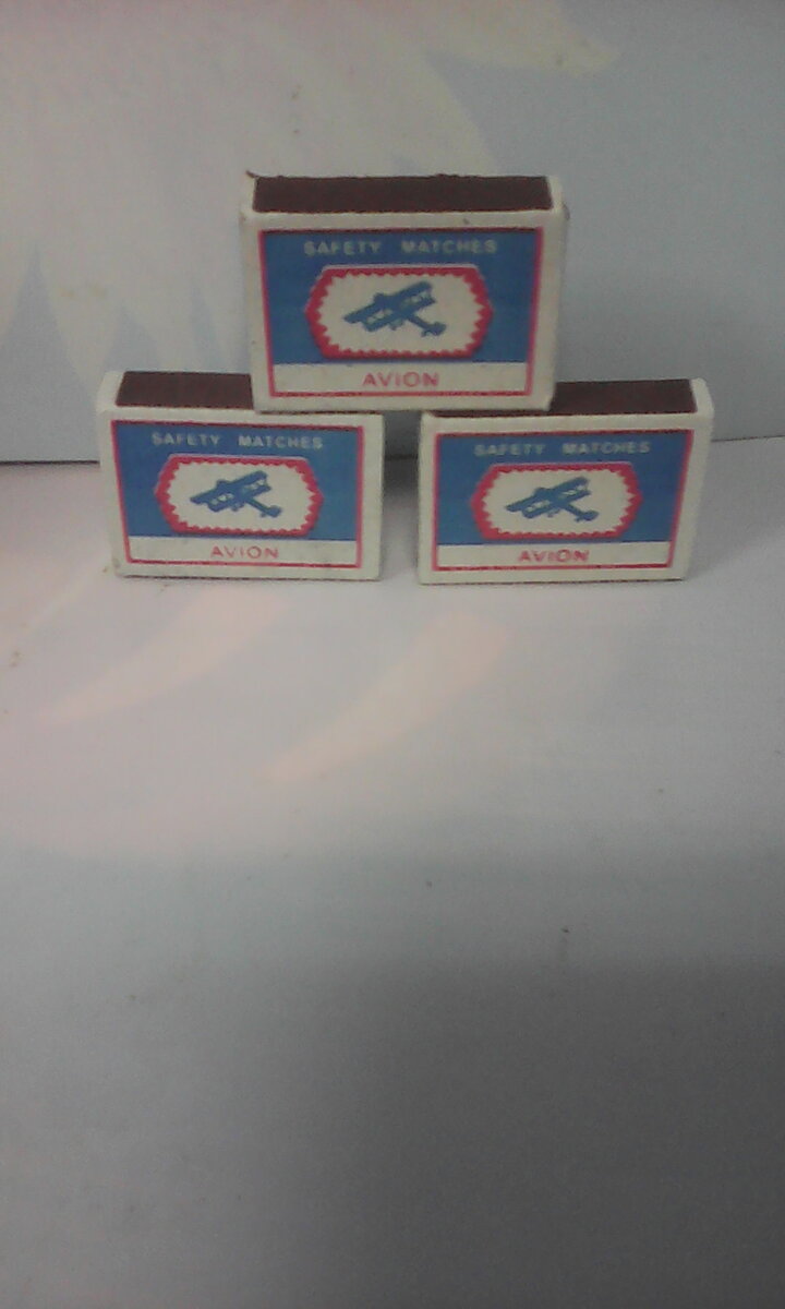 В жизни часто бывают ситуации когда надо сделать выбор, кто и что будет делать или кому делать первым, тогда самым справедливым считается тянуть жребий. Это может быть подбрасывание монетки "орёл-решка" или вытягивание спички - короткая проиграл. Ваши шансы на победу здесь 50*50, что весьма справедливо, хотя и здесь есть свои ньюансы.