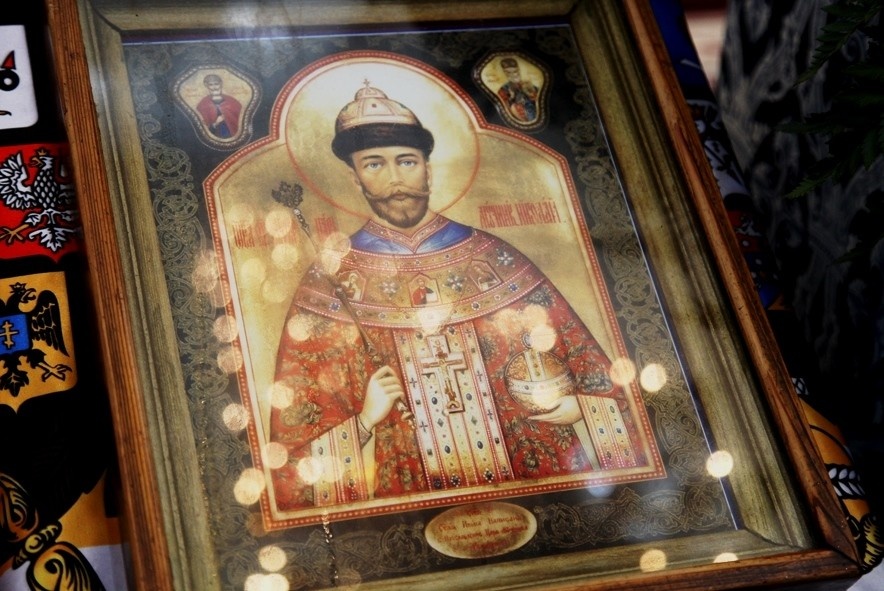 Фото: https://pravoslavnajarossia.org/svjatini/20-let-mirotochenija-gosudarja-7-nojabrja-1998-g-byla-javlena-znamenitaja-mirotochivaja-ikona-carja-iskupitelja-video/