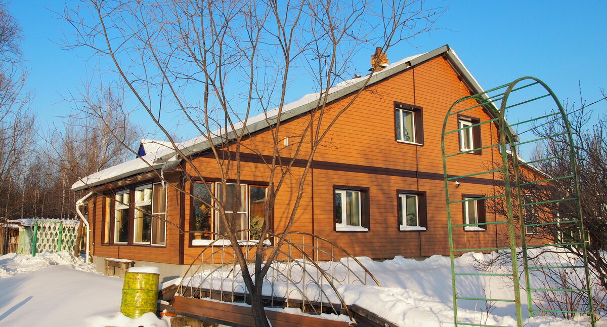 Наш дом кирпичный, но 25 лет назад мы еще не  имели   современных технологий.