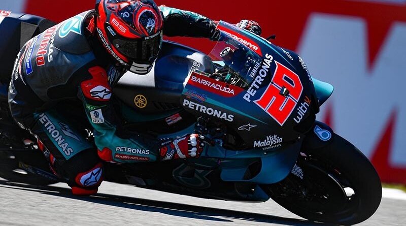 Фабио Квартараро установил новый рекорд круга в Ассене, чтобы обеспечить решительную поул-позицию на Гран-при Нидерландов, опередив заводского пилота «Yamaha» Маверика Виньялеса.