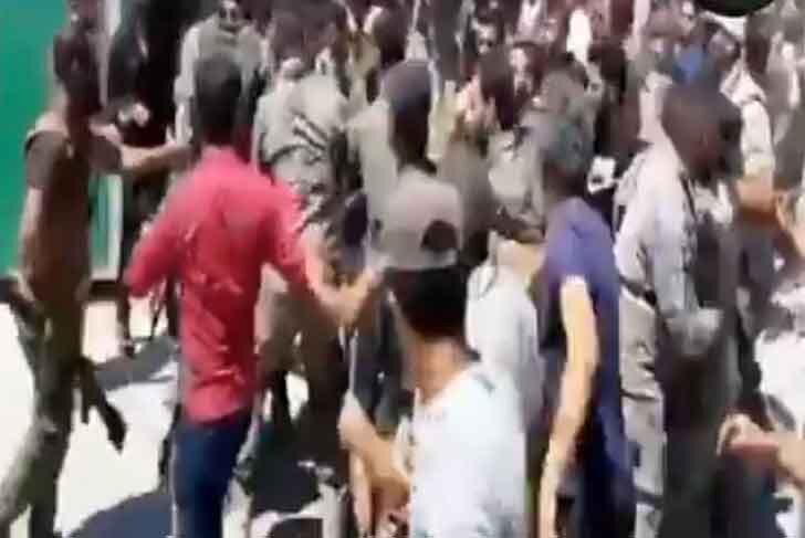 Разъяренные жители забили до смерти боевика планировавшего теракт