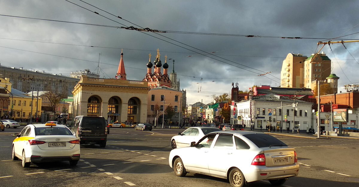 Высотка на Котельнической набережной.