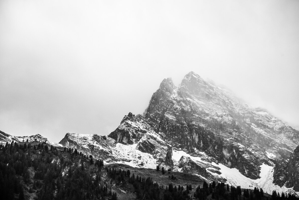 https://unsplash.com/photos/FcvIlm3I2Ts