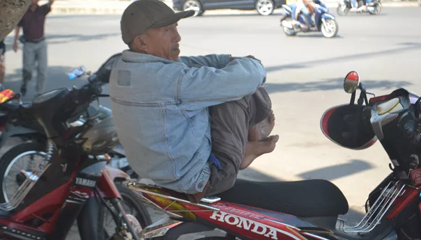 Типичный продавец чего-то нехорошего во Вьетнаме. Фото из свободного доступа.