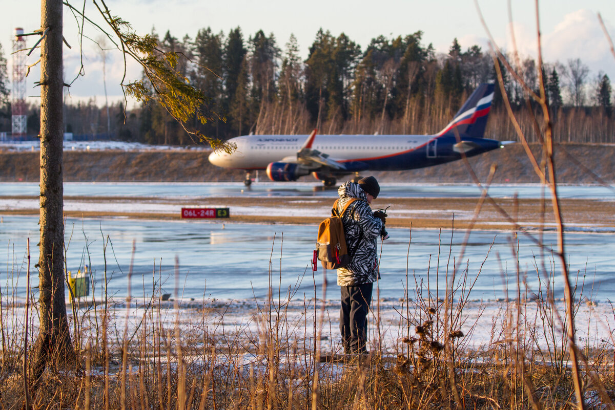 После нескольких кадров проверка как самолетик получился на фото