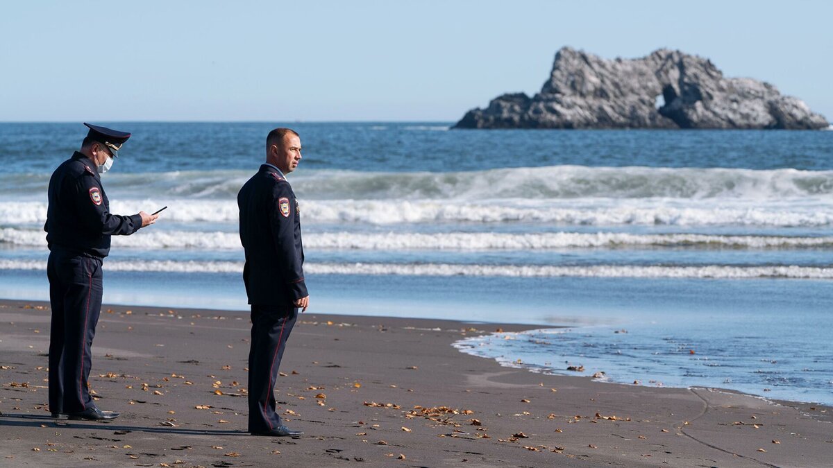 Экологическая ситуация на Халактырском пляже, где выявлено загрязнение акватории, улучшается, сообщила в понедельник в ходе брифинга начальник Камчатского гидрометцентра Вера Полякова.