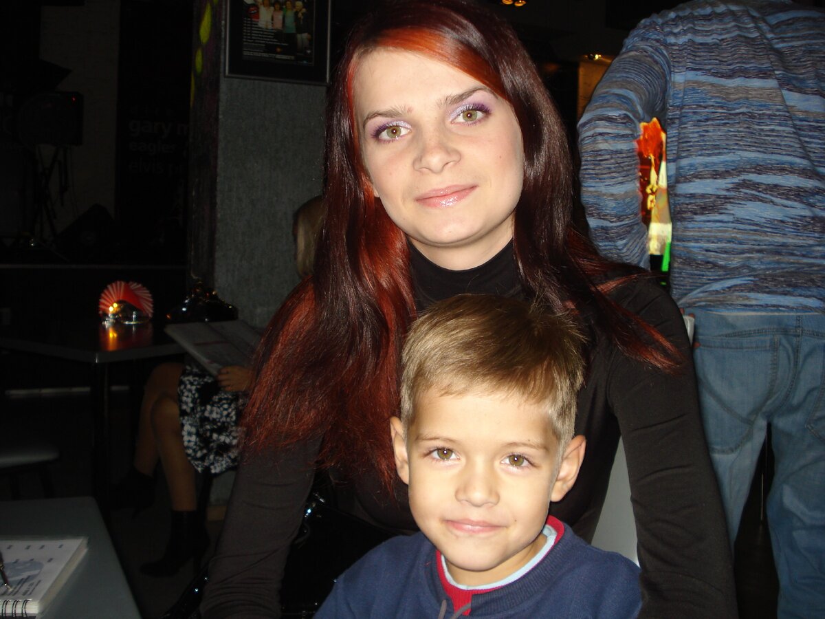 А для этого красавчика я была няней) Мы с ним даже на мероприятия вместе ходили