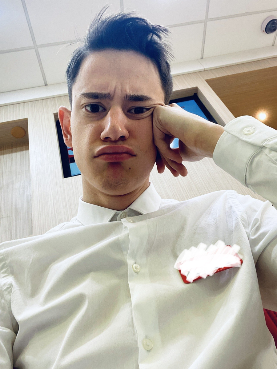 фото из чата . Когда все на свадьбе , а ты шакал ишачишь 