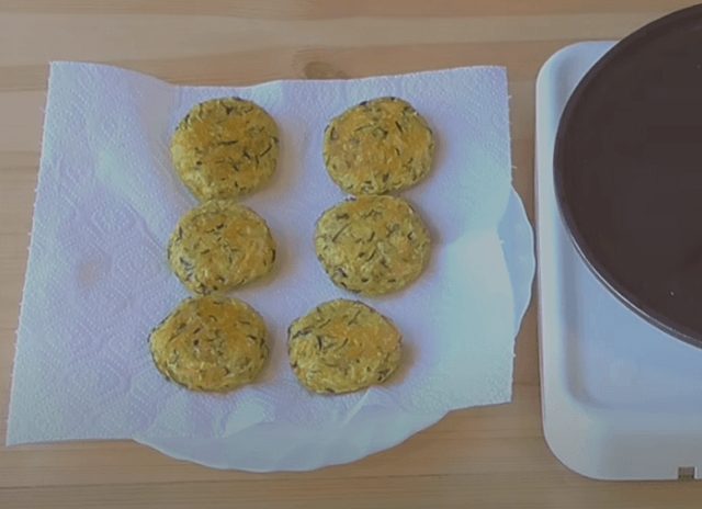 Оладьи из кабачков – самые вкусные и простые рецепты