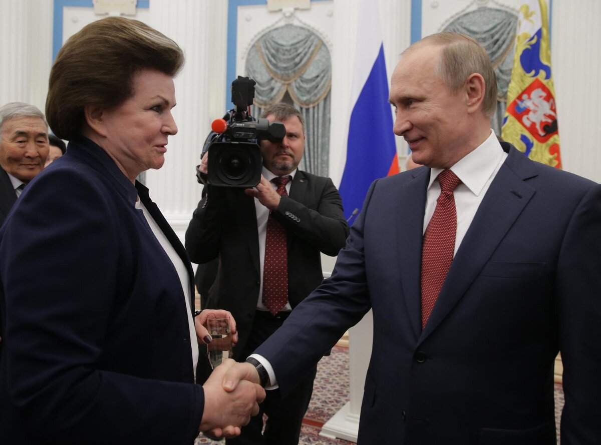 Терешкова, ист.: pikabu.ru/post_img/big/2020/03/12/6/158400402014413500.jpg