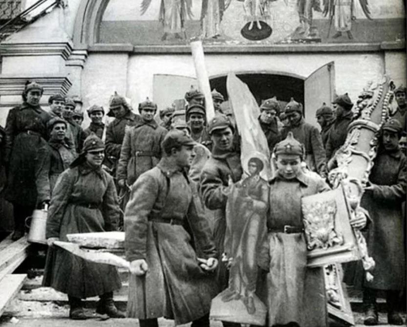 Изъятие церковных ценностей 1922 год. Яндекс картинки. 