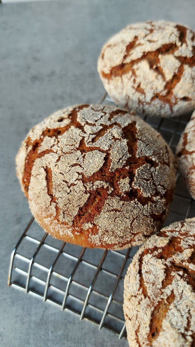 Опять взялась за выпечку на закваске.