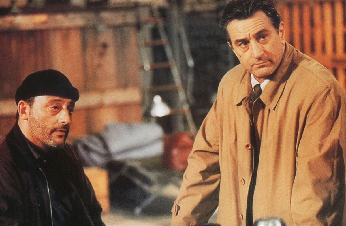 Кадр из х/ф "Ронин". В кадре Жан Рено и Роберт Де Ниро.