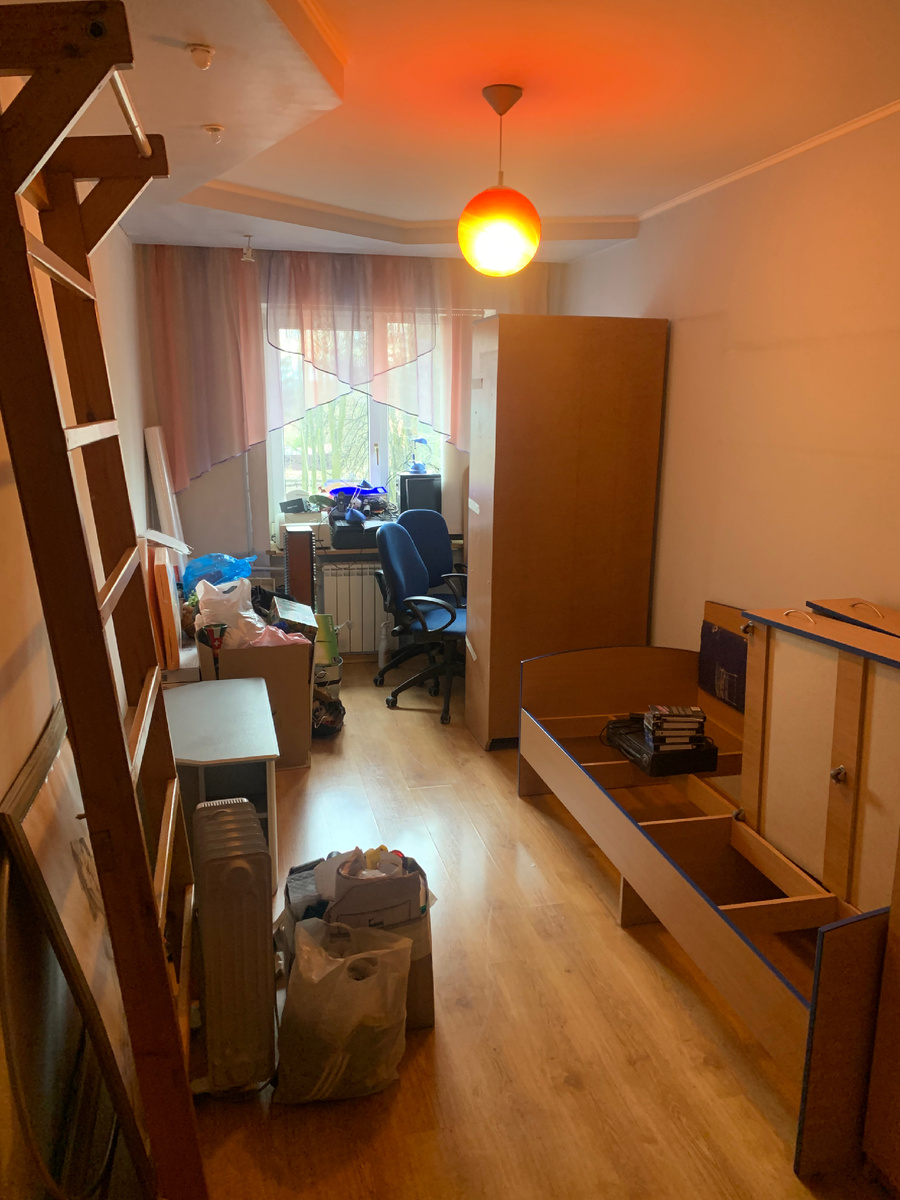 Набралось четыре коробки. 