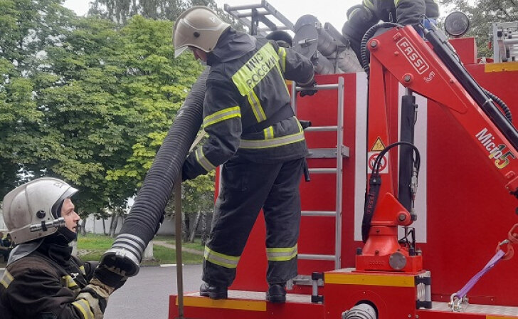    В Курске прошли областные соревнования по многоборью среди спасателей