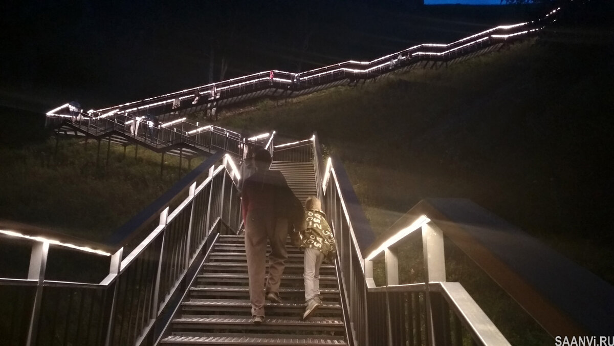 Торгашинская лестница. Торгашинский хребет лестница. Торгашинская лестница в Красноярске. Самая длинная лестница в России.